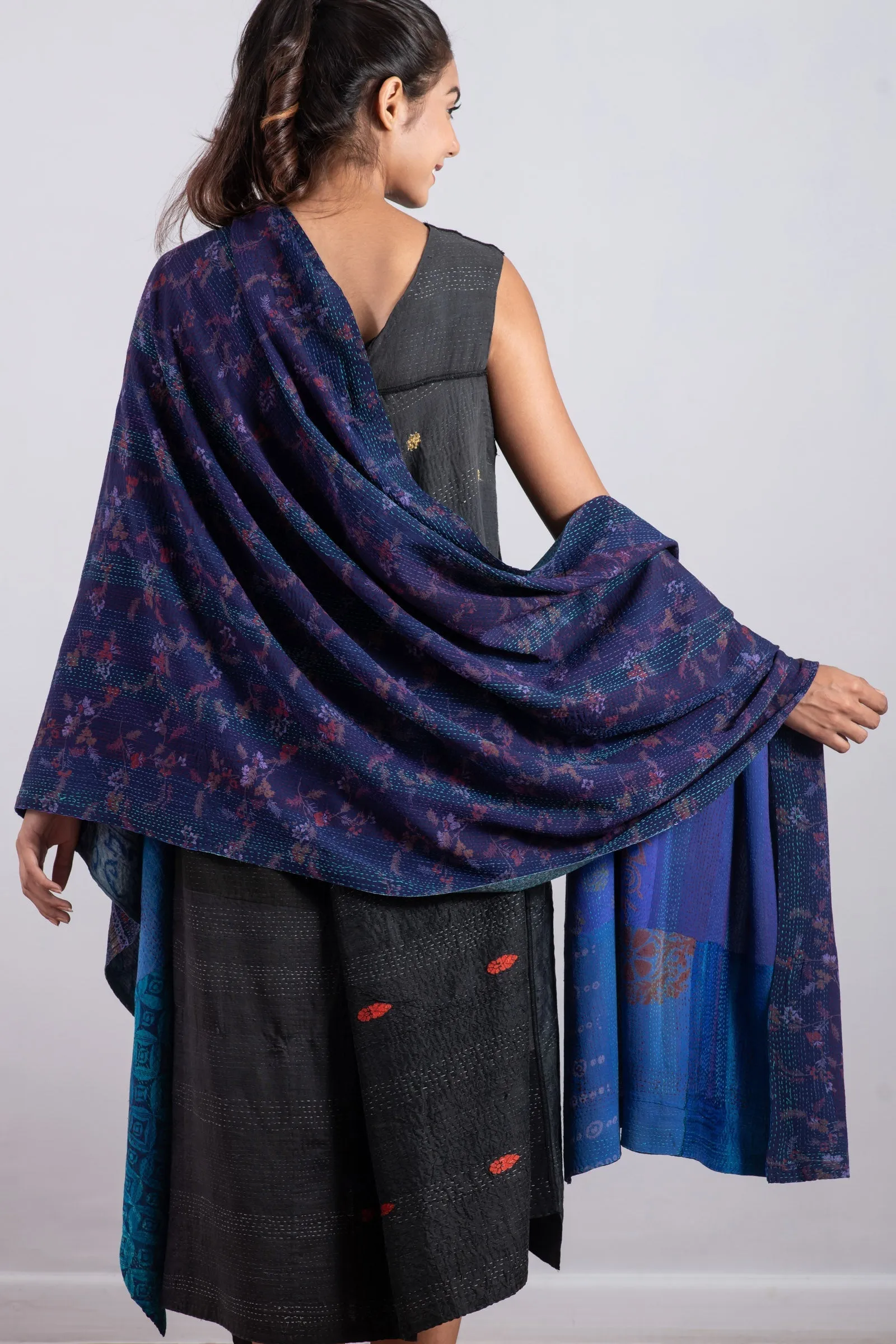 GEORGETTE VINTAGE SILK PATCH KANTHA SHAWL LARGE - gs2803-blu -